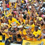 The clock is ticking: Kaizer Chiefs face mounting pressure to secure a successor for Cavin Johnson. However, the question remains whether they have the financial capacity to acquire Pitso Mosimane or Benni McCarthy.